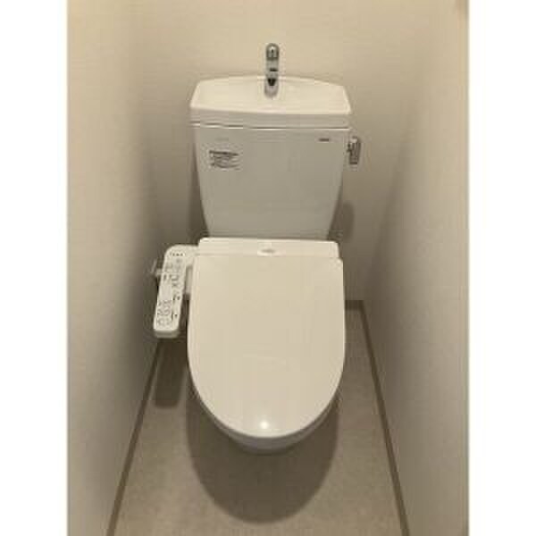 物件内観写真5　(トイレ)