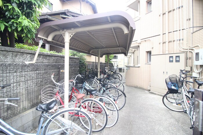 物件外観写真3　(駐輪場)