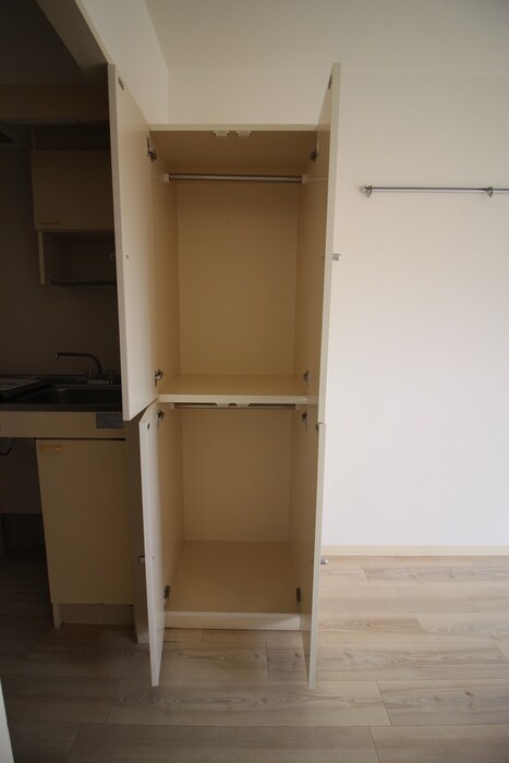 物件内観写真16　(収納)