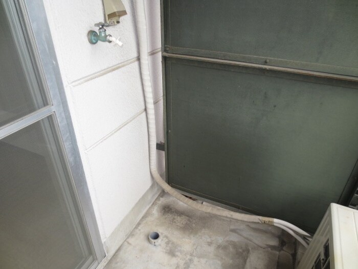 物件内観写真12　(洗濯機置場)