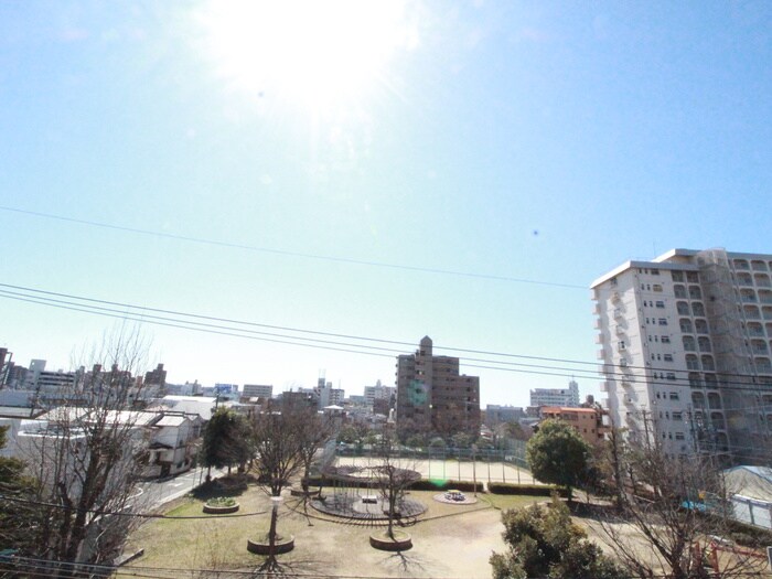 物件内観写真14　(室内からの展望)