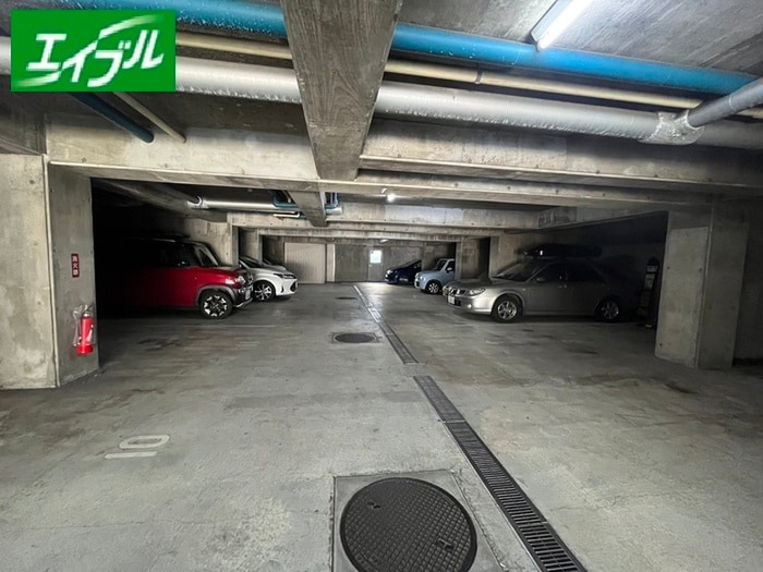 物件外観写真4　(駐車場)