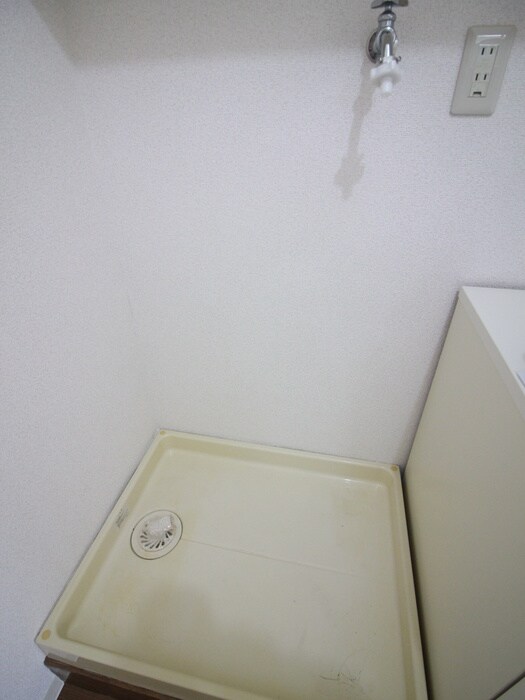 物件内観写真14　(洗濯機置場)