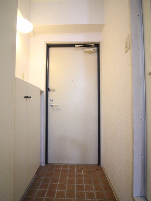 物件内観写真18　(玄関)
