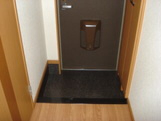 物件内観写真7　(玄関)