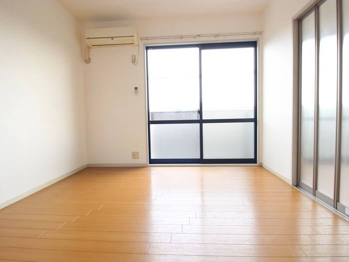 物件内観写真8　(居室)