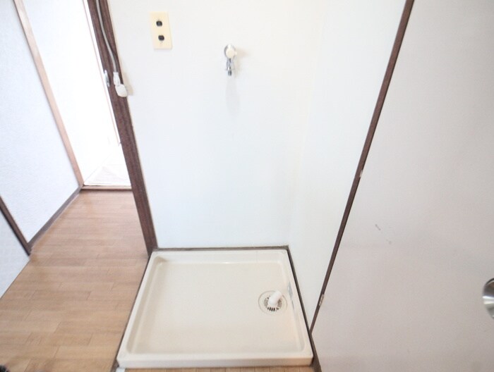 物件内観写真14　(洗濯機置場)