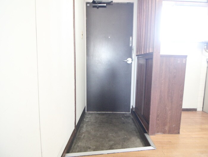 物件内観写真17　(玄関)