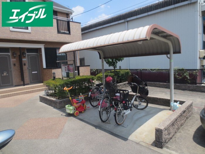 物件外観写真2　(駐輪場)