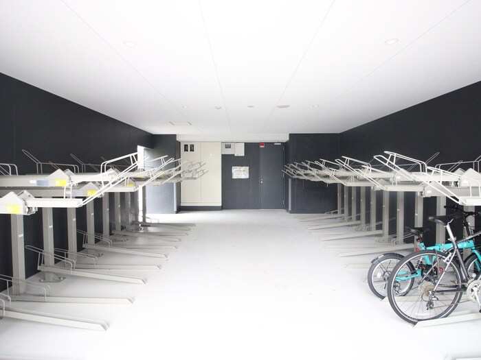 物件外観写真4　(駐輪場)