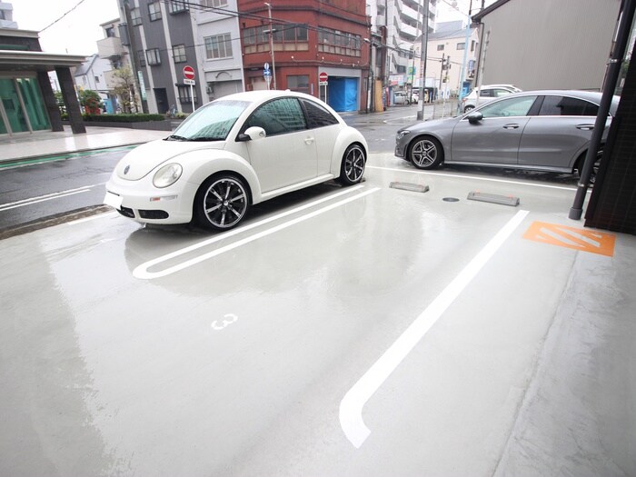 物件外観写真5　(駐車場)