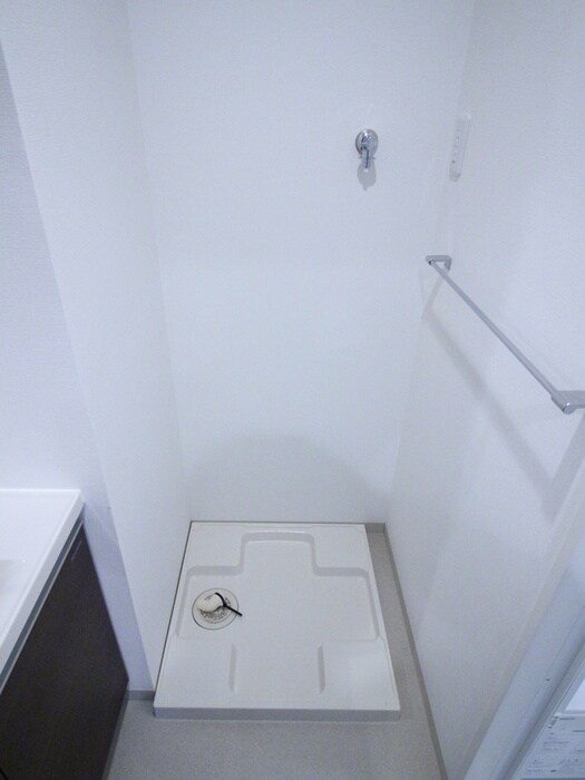 物件内観写真16　(洗濯機置場)