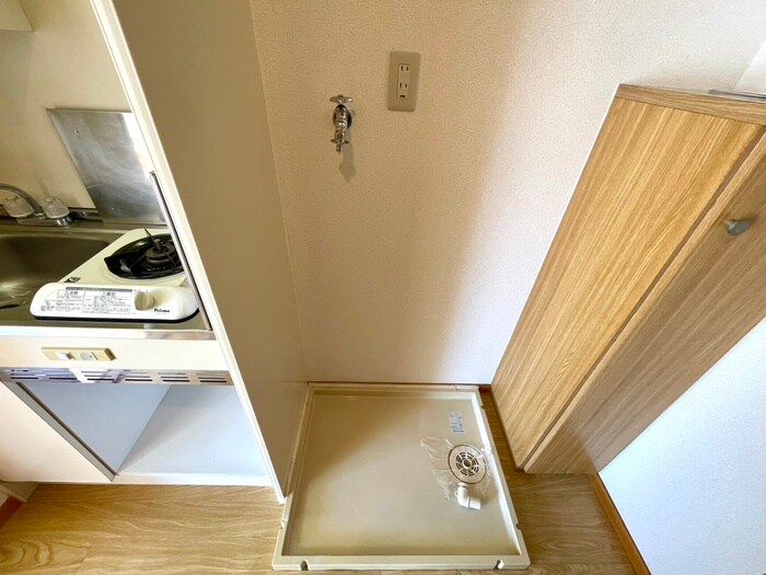 物件内観写真16　(洗濯機置場)