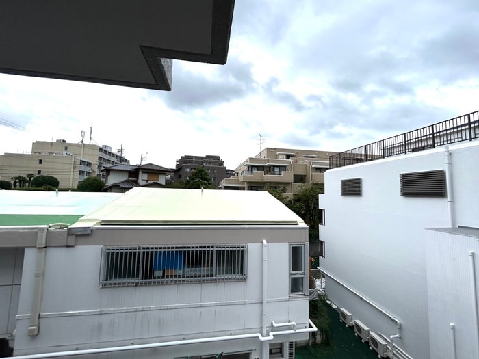 物件内観写真17　(室内からの展望)