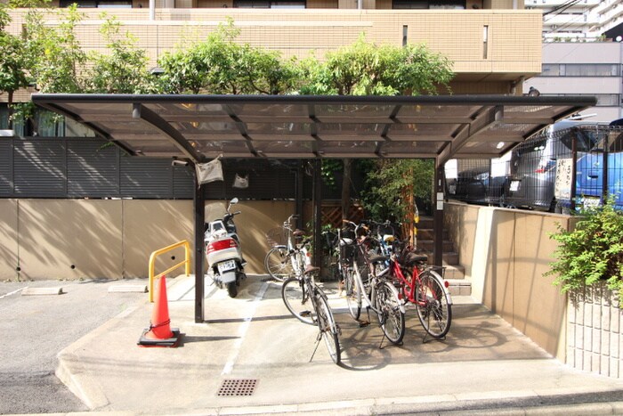 物件外観写真4　(駐輪場)
