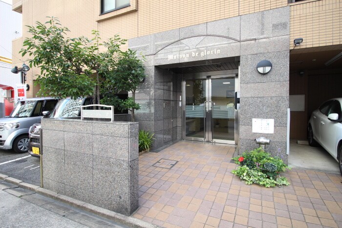 物件外観写真6　(エントランス部分)