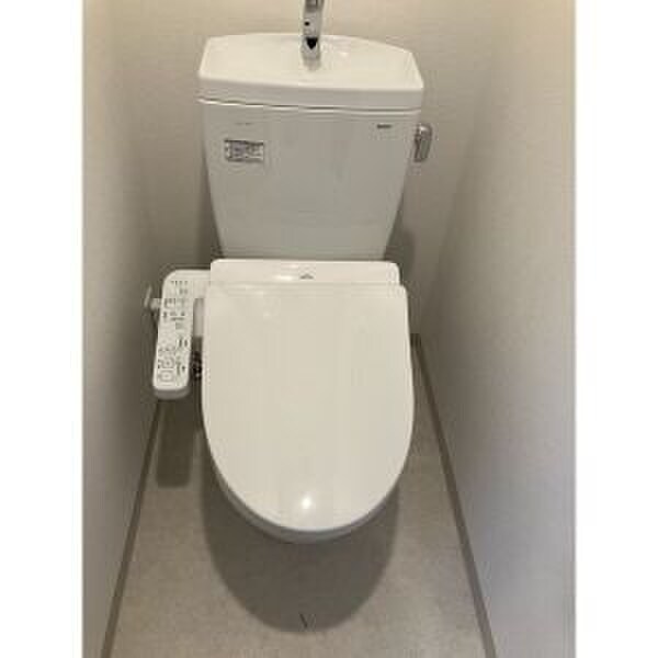 物件内観写真5　(トイレ)