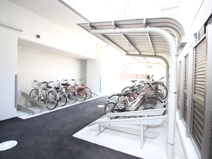 物件外観写真3　(駐輪場)