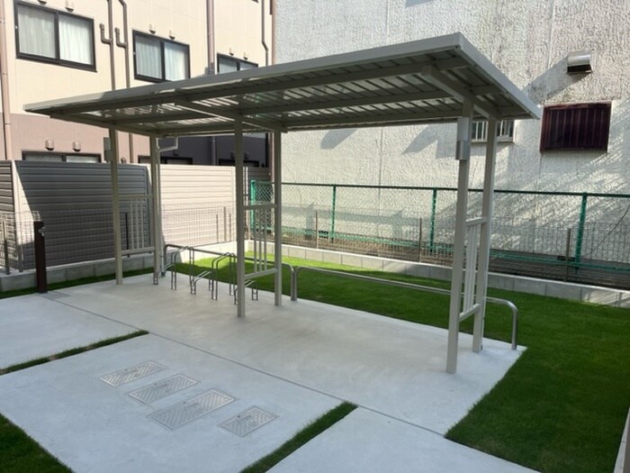 物件外観写真5　(駐輪場)