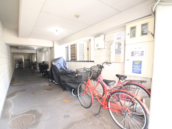 物件外観写真5　(駐輪場)