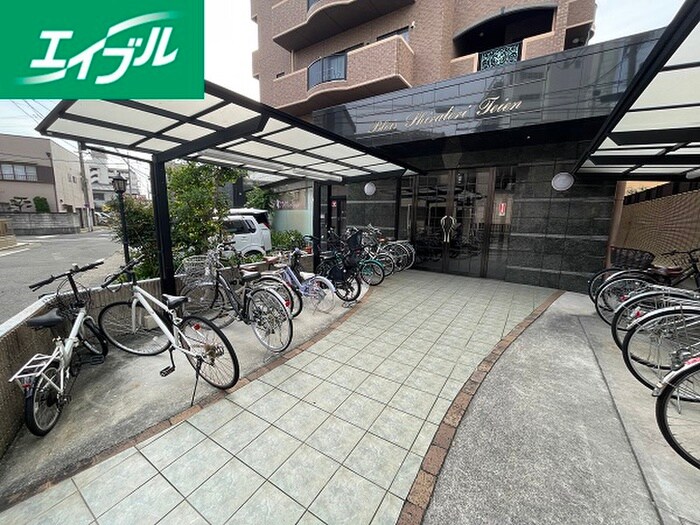 物件外観写真6　(駐輪場)