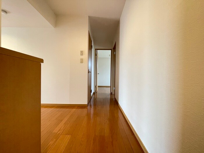 物件内観写真20　(廊下)