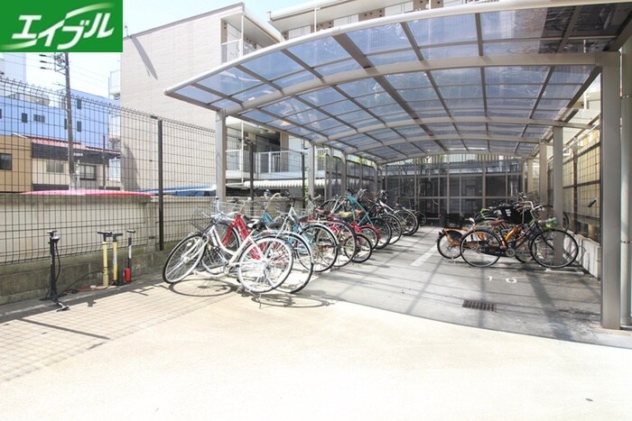 物件外観写真3　(駐輪場)