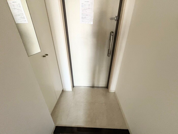 物件内観写真16　(玄関)