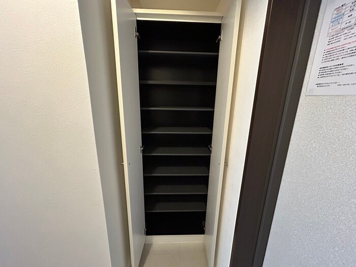 物件内観写真18　(靴箱)