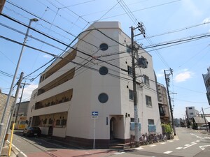 二村マンション外観写真