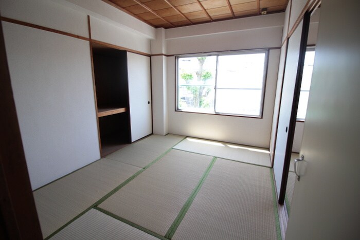 物件内観写真10　(居室)