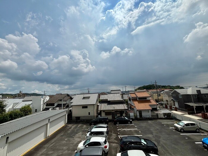 物件内観写真15　(室内からの展望)