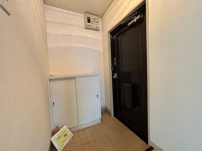 物件内観写真16　(玄関)