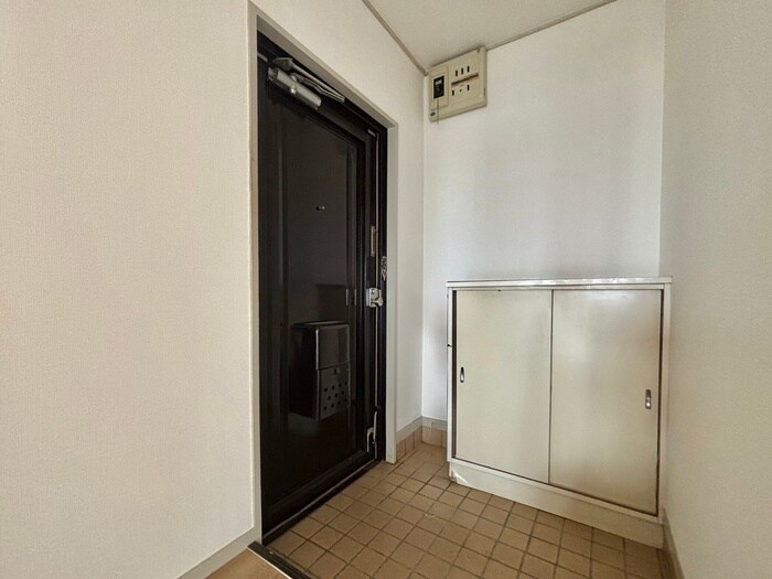 物件内観写真16　(玄関)