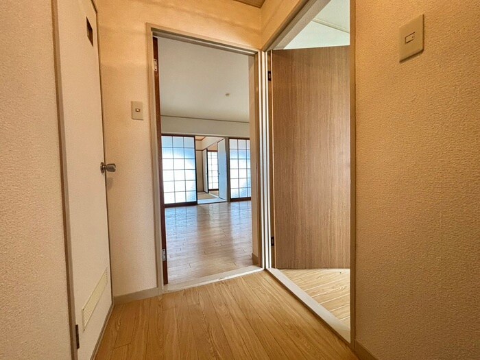 物件内観写真18　(廊下)