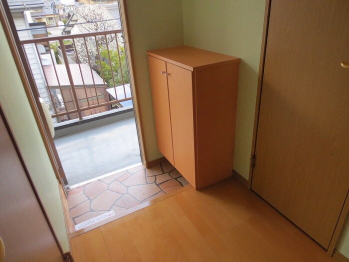 物件内観写真7　(玄関)