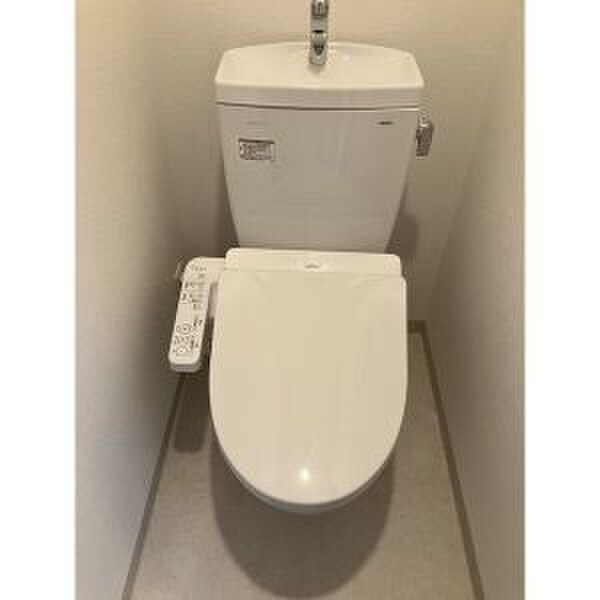 物件内観写真5　(トイレ)