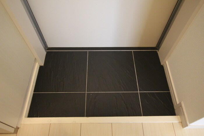 物件内観写真16　(玄関)