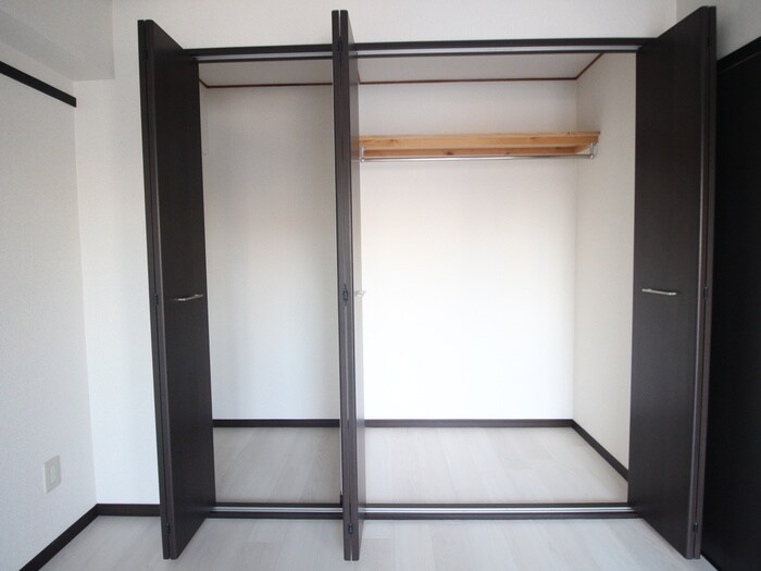 物件内観写真16　(収納)