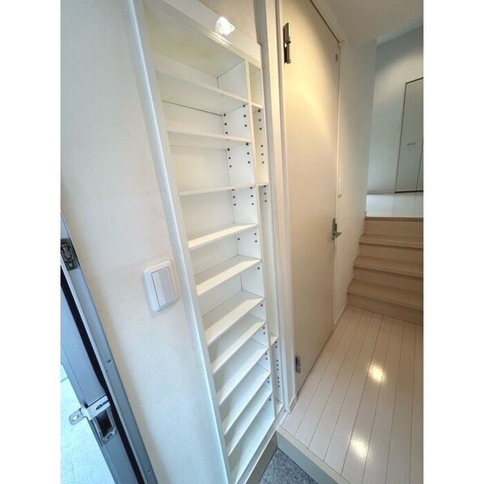 物件内観写真12　(靴箱)