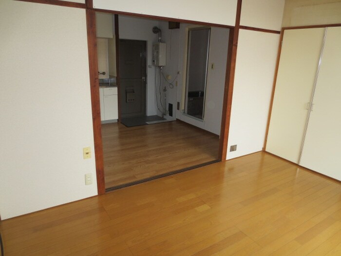 物件内観写真9　(居室)