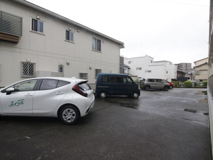 物件外観写真6　(駐車場)