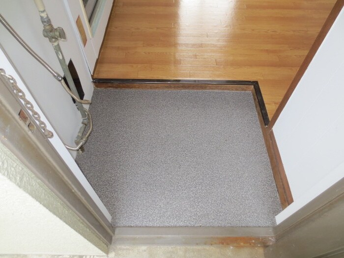 物件内観写真10　(玄関)