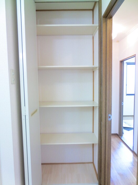 物件内観写真15　(収納)