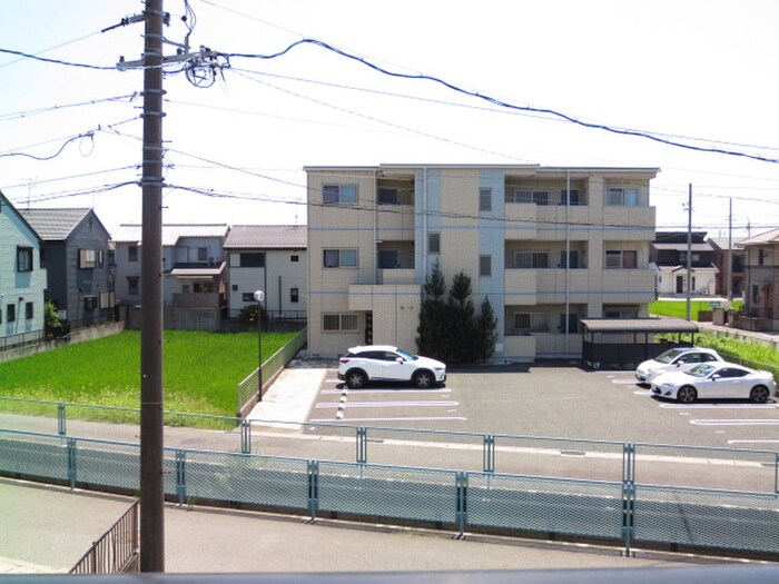 物件内観写真16　(室内からの展望)