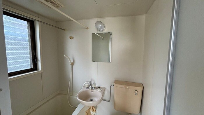 物件内観写真13　(洗濯機置場)