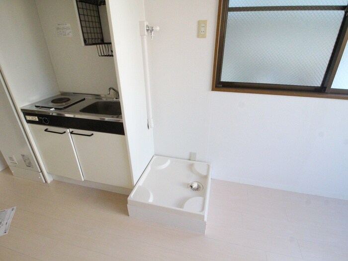 物件内観写真14　(洗濯機置場)