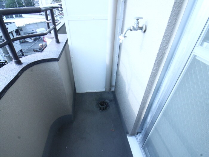 物件内観写真15　(洗濯機置場)