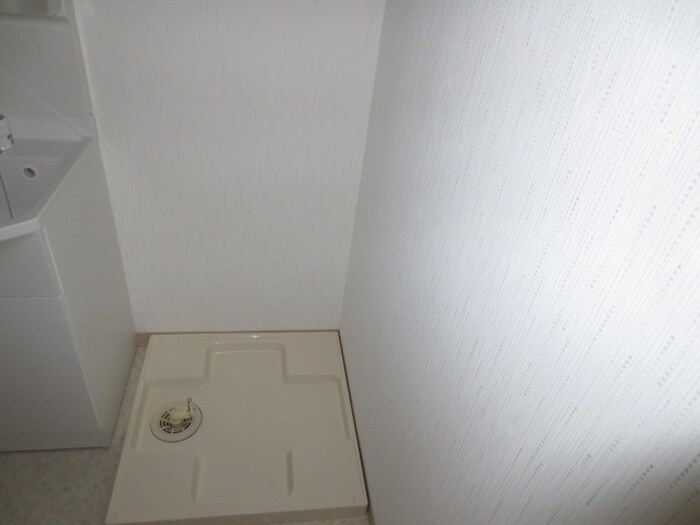 物件内観写真11　(洗濯機置場)