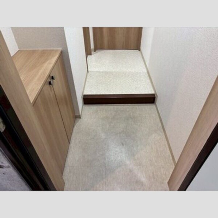 物件内観写真17　(玄関)